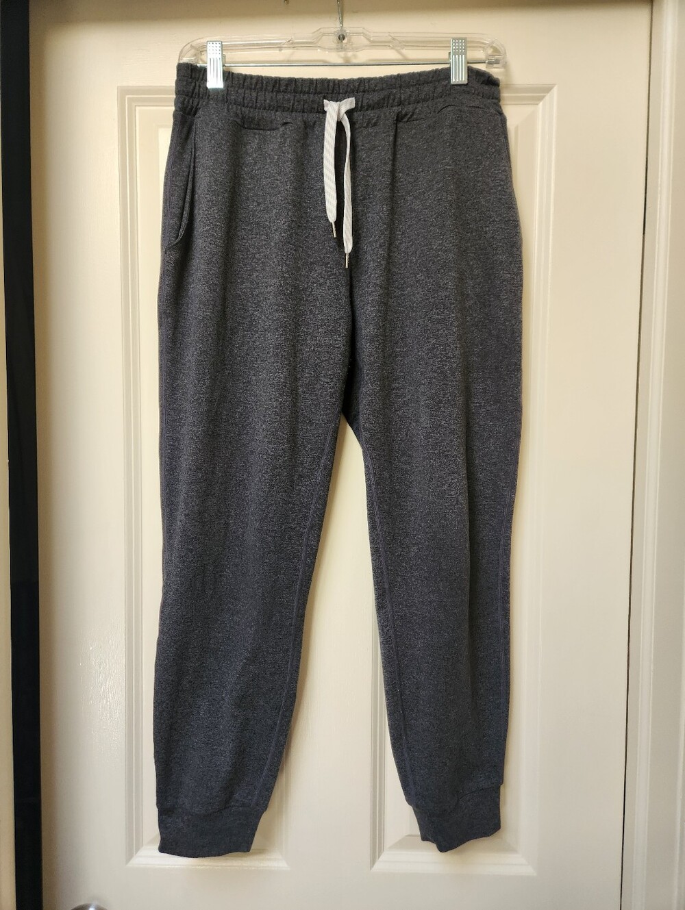 Vuori Womens Heather Charcoal Drawstring Joggers - Picture 2 of 8